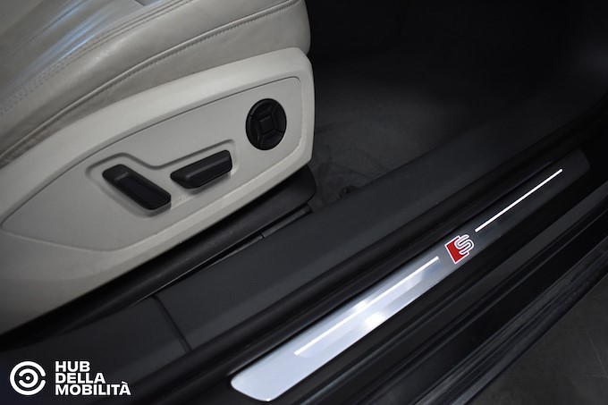 AUDI A6 40 2.0 TDI quattro ultra S tronic Business Sport